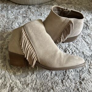 Women’s Universal Thread Fringe Ankle Booties - Beige Suede - Size 8 - Boots